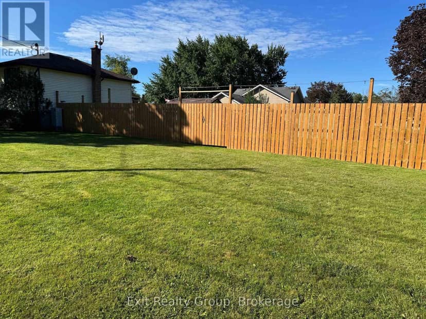 29 Chatterton Valley Crescent — photo 10 of 40