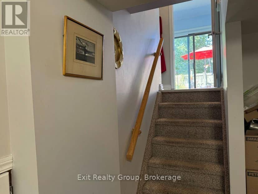 29 Chatterton Valley Crescent — photo 34 of 40