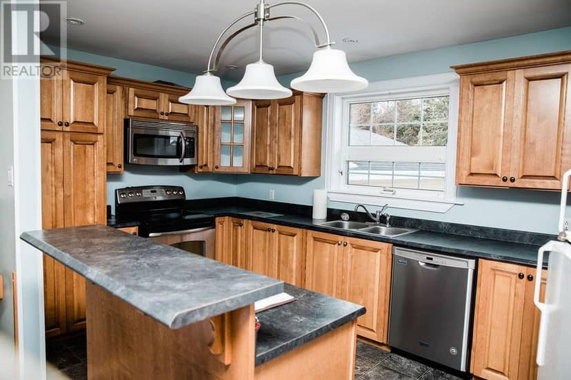 24-26 Frecker Place — photo 9 of 40