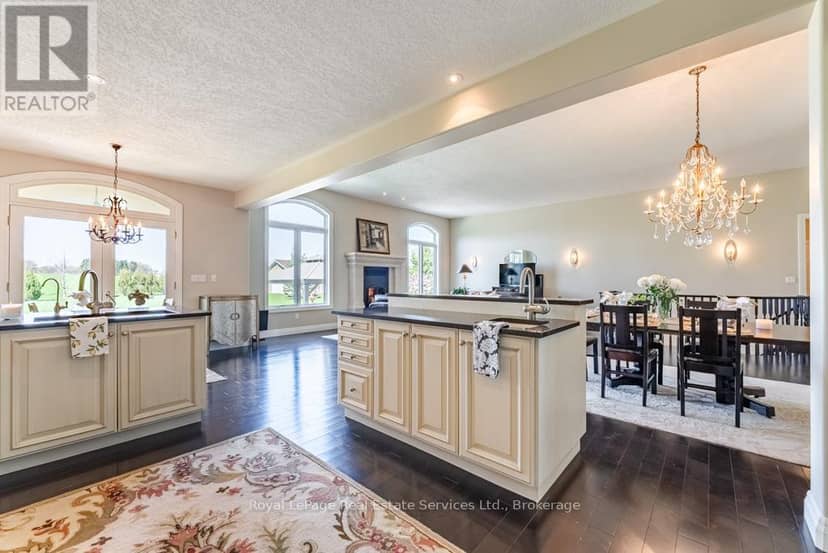 365 Robinson Road — photo 25 of 40