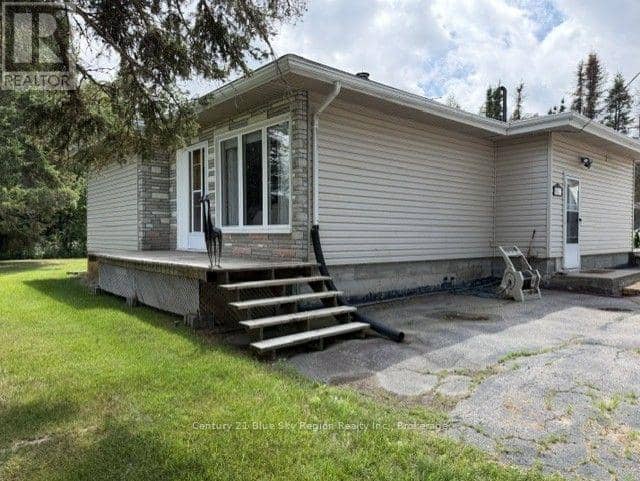 5377 Highway 11 N, North Bay