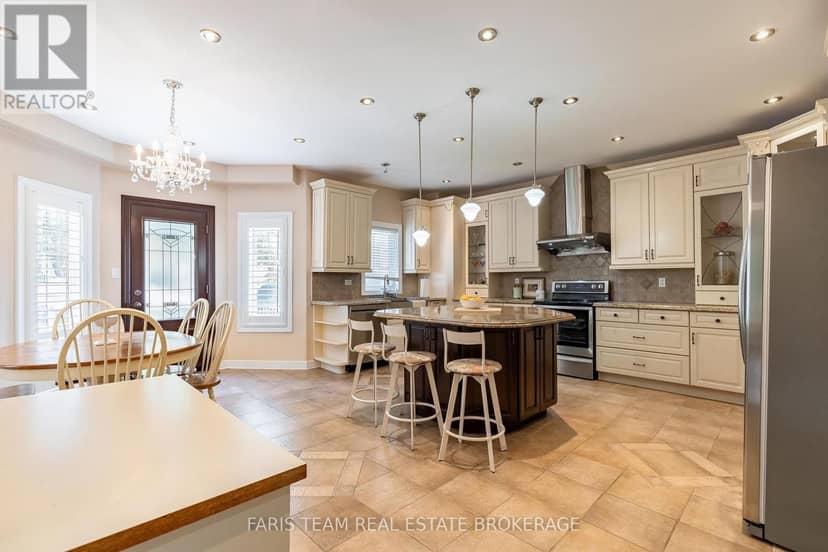 15 Clarendon Drive — photo 6 of 40