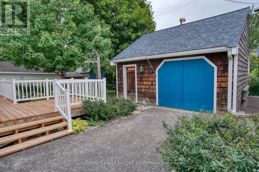 1329 Larose Avenue — photo 36 of 39