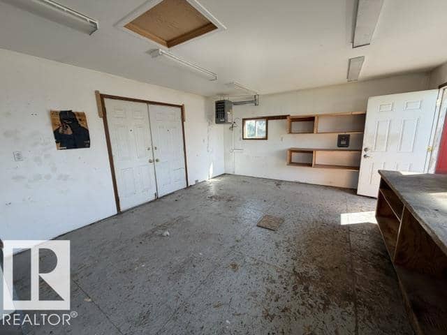 4801 50 ST — photo 15 of 23
