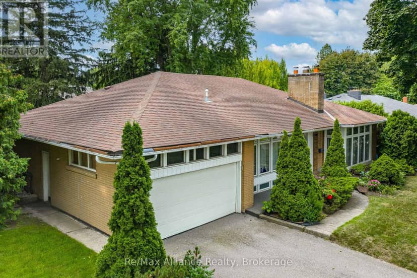 410 The Kingsway — photo 3 of 40