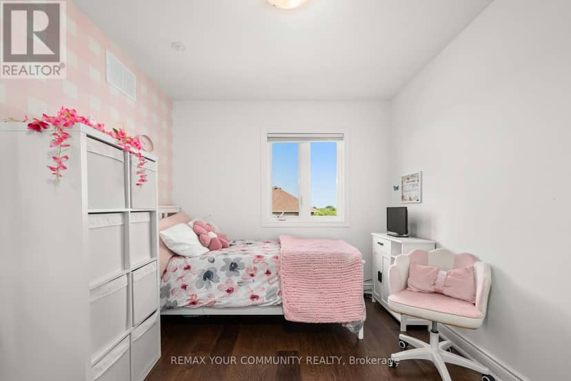 14 McCrae Crescent — photo 18 of 38