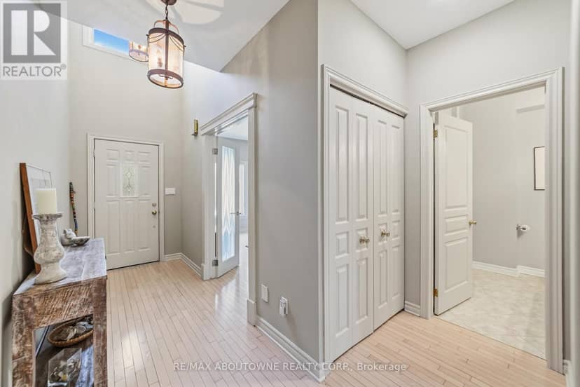 12 - 575 Simcoe Street — photo 10 of 36