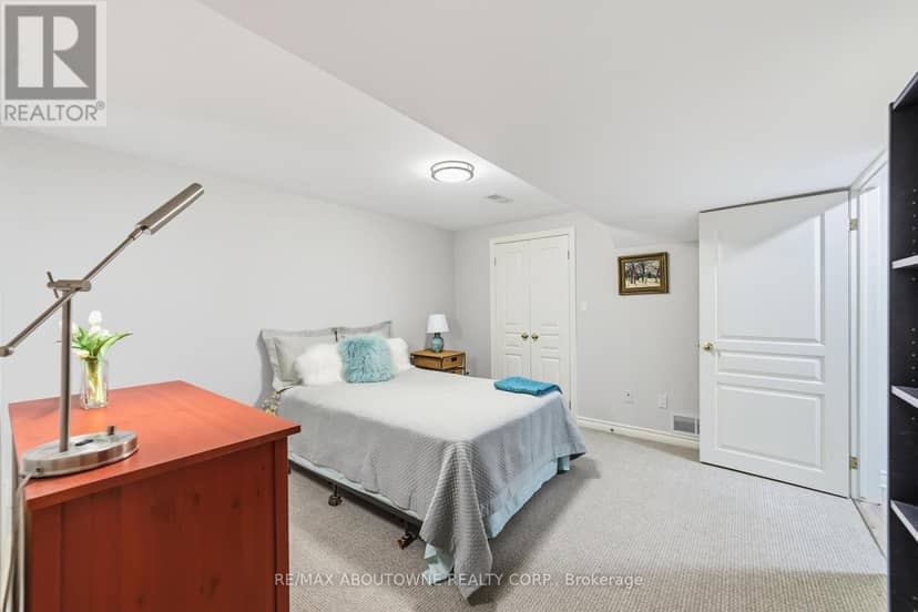 12 - 575 Simcoe Street — photo 26 of 36