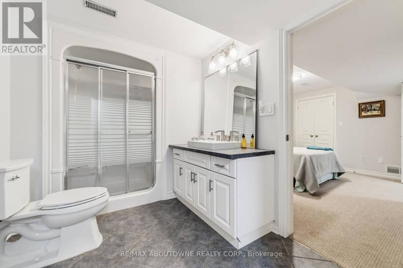 12 - 575 Simcoe Street — photo 27 of 36