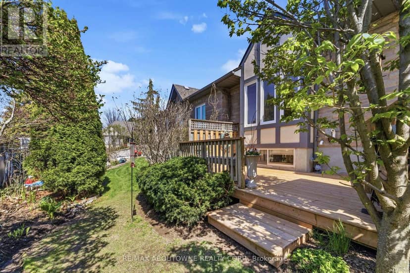 12 - 575 Simcoe Street — photo 32 of 36