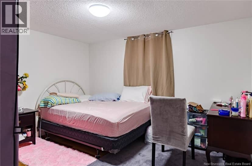 6 Parkdale Avenue — photo 19 of 40