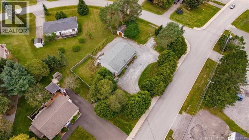 6 Parkdale Avenue — photo 31 of 40
