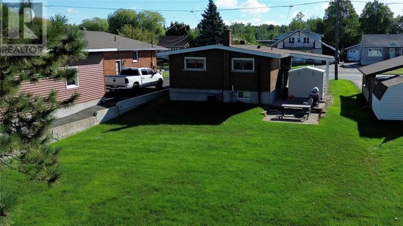 645 Churchill Avenue — photo 18 of 18