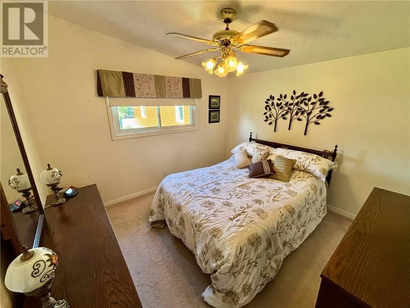 645 Churchill Avenue — photo 8 of 18