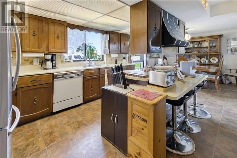 2389 Desloges Road, Sudbury, photo 2