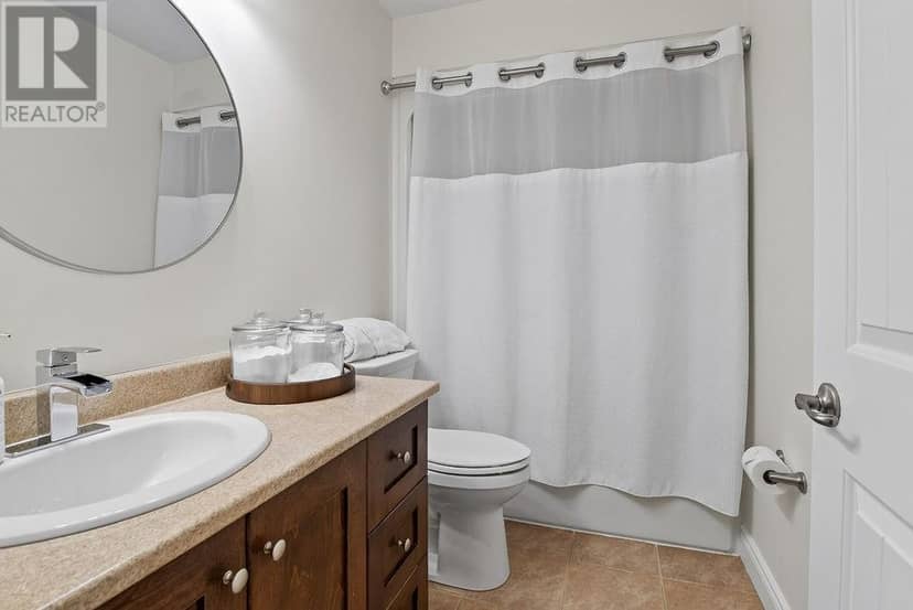 130 Bayside Crescent — photo 30 of 40