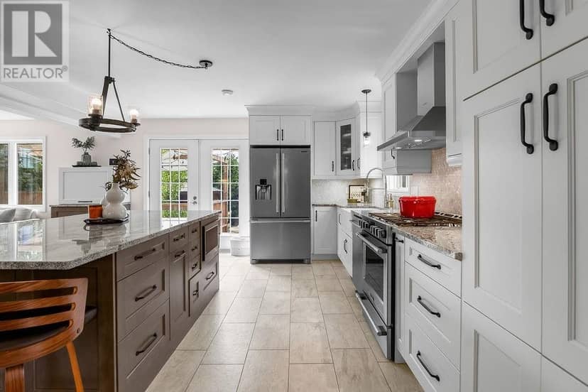 130 Bayside Crescent — photo 4 of 40