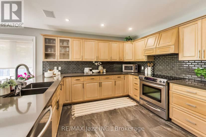 45 Windsor Valley Place — photo 11 of 40