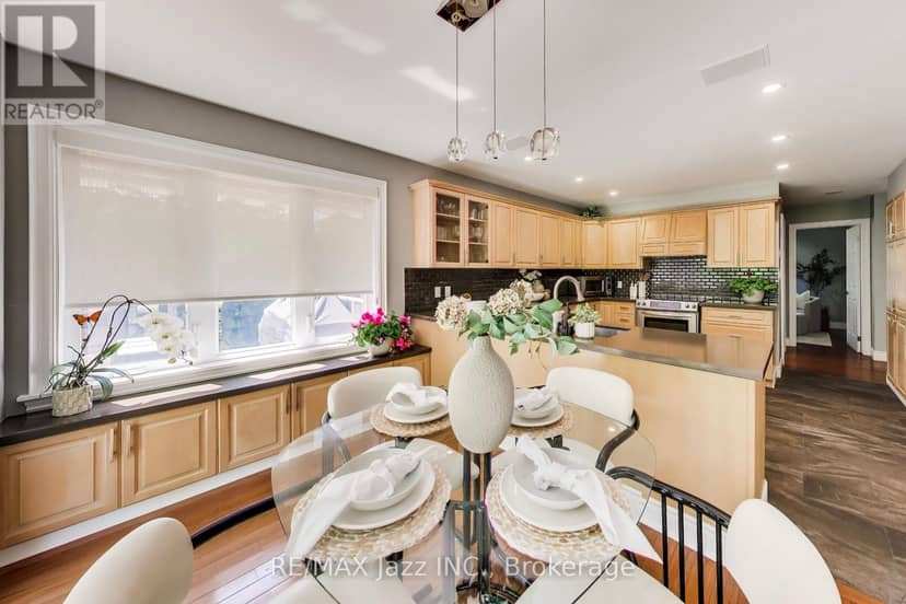 45 Windsor Valley Place — photo 14 of 40