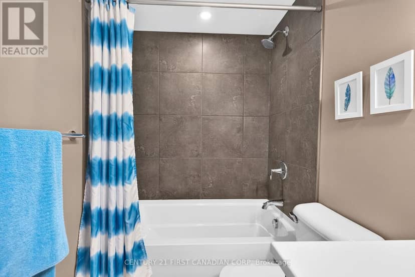 98 - 275 Callaway Road — photo 18 of 32