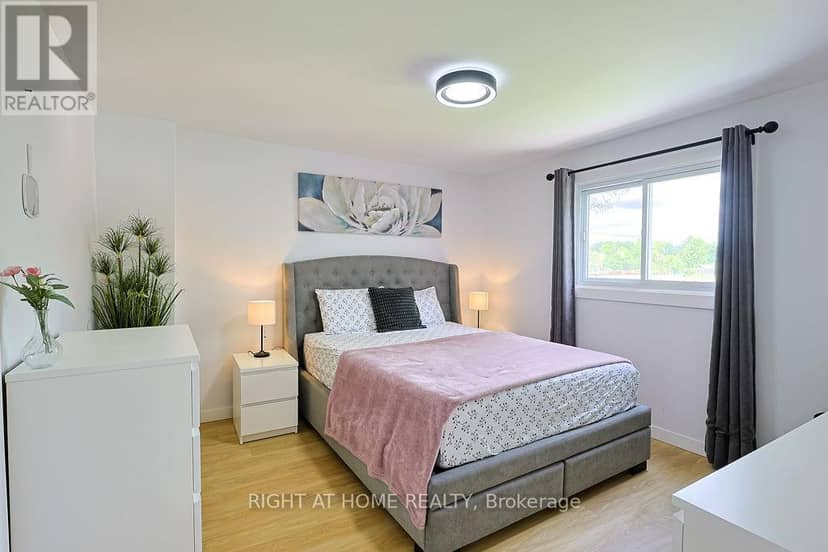 208 Admiral Drive — photo 18 of 35