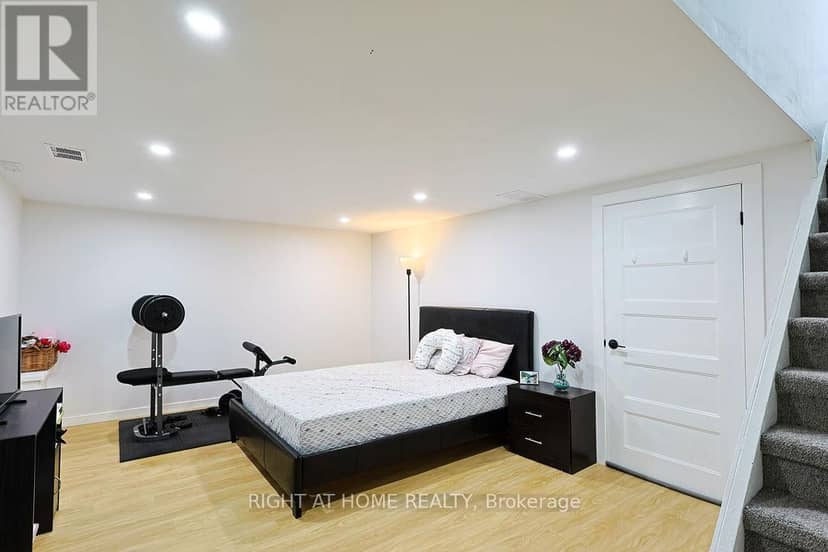 208 Admiral Drive — photo 31 of 35