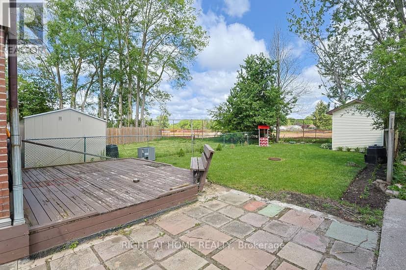 208 Admiral Drive — photo 4 of 35