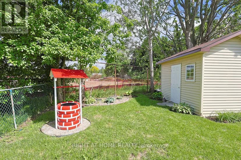 208 Admiral Drive — photo 6 of 35