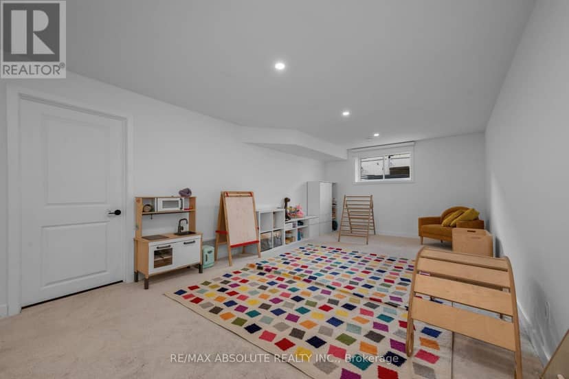 826 Chipping Circle — photo 38 of 40