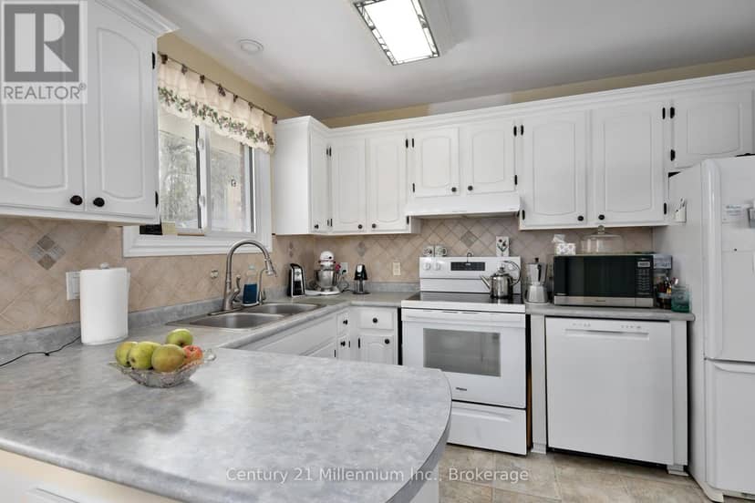 67 East Street E — photo 10 of 30