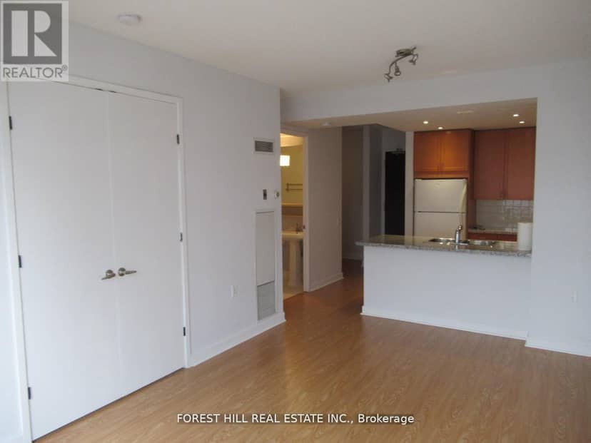 1808 - 85 Bloor Street E — photo 8 of 19