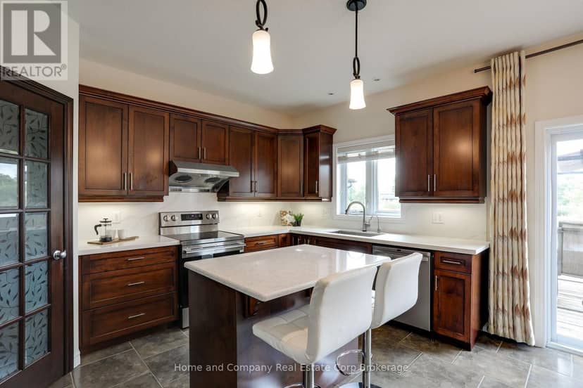 37 Thomas Street — photo 13 of 40