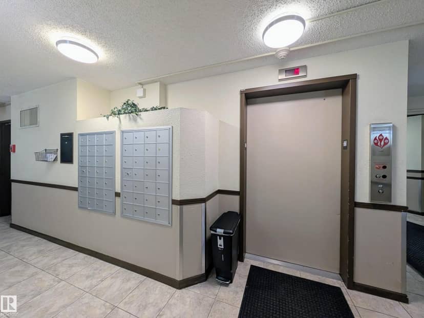 #310 17467 98A AV NW, Edmonton, photo 3