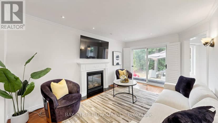 26 Kew Gardens, Richmond Hill, photo 7