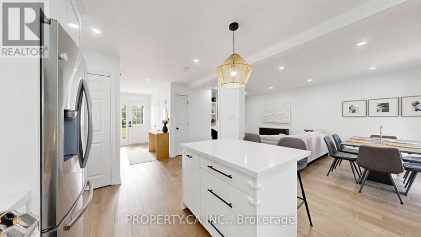 32 Hodgins Avenue — photo 12 of 40