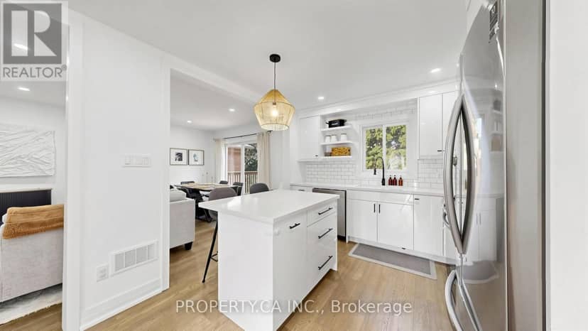 32 Hodgins Avenue — photo 14 of 40