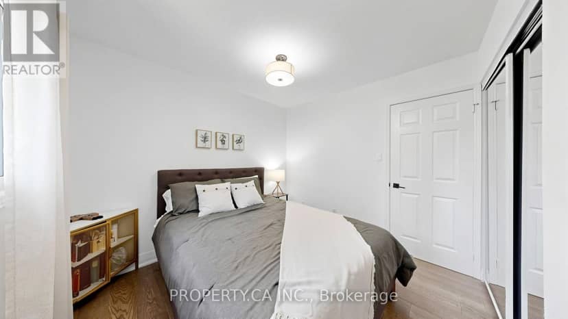 32 Hodgins Avenue — photo 29 of 40