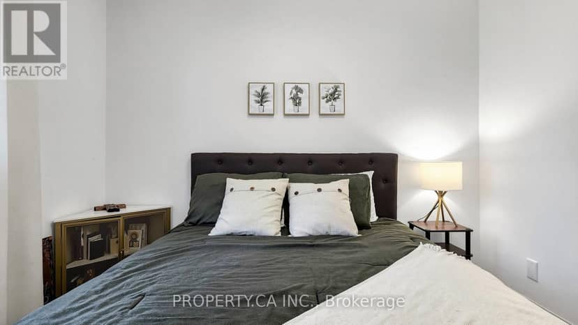 32 Hodgins Avenue — photo 30 of 40