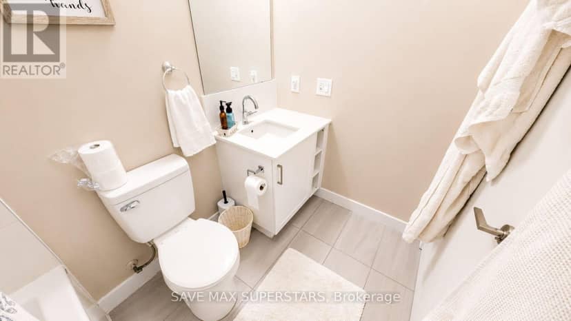 611 - 681 Yonge Street — photo 27 of 40