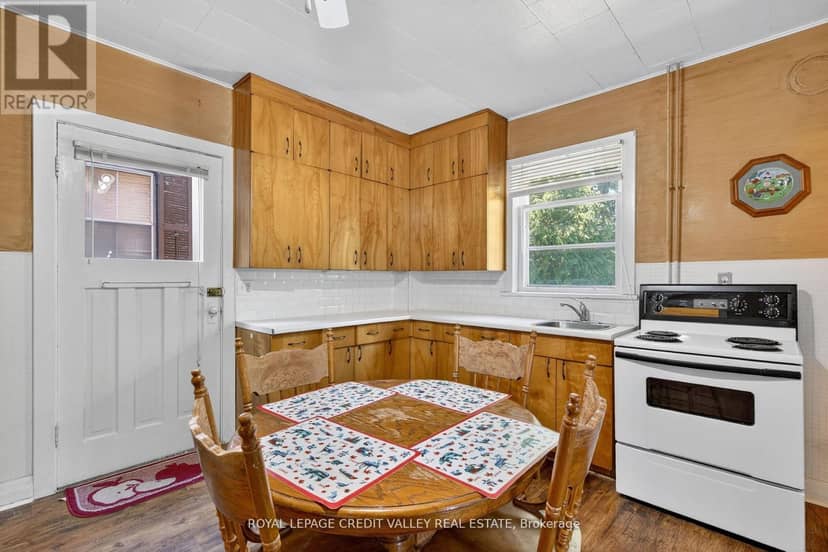 34 Joseph Street — photo 15 of 40