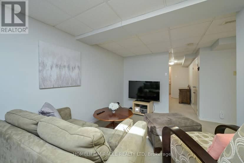 27 - 121 Falconer Drive — photo 26 of 30