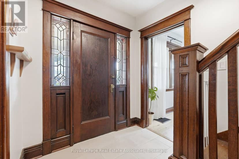 96 Huxley Avenue S — photo 11 of 40