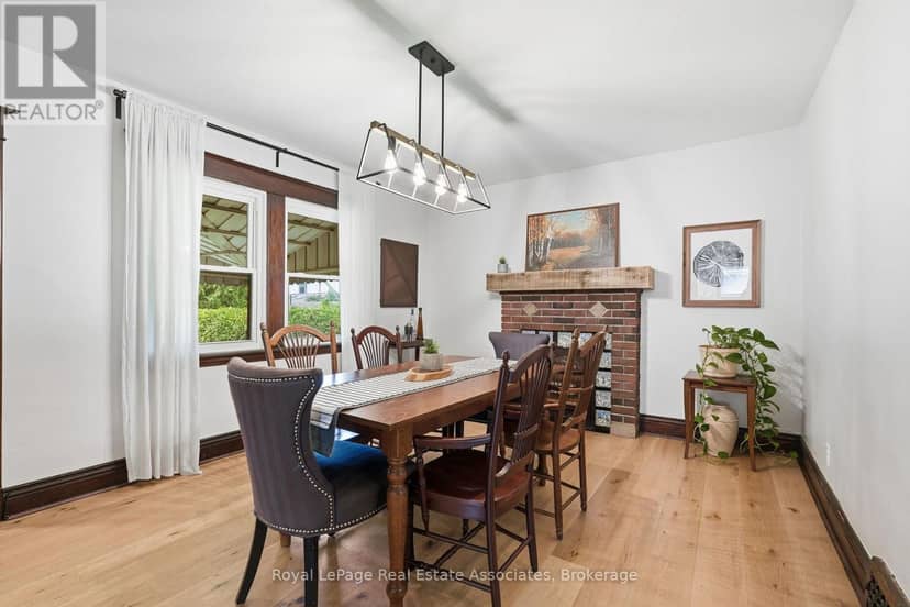 96 Huxley Avenue S — photo 17 of 40