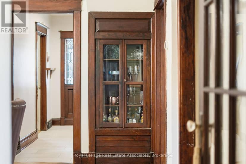 96 Huxley Avenue S — photo 19 of 40