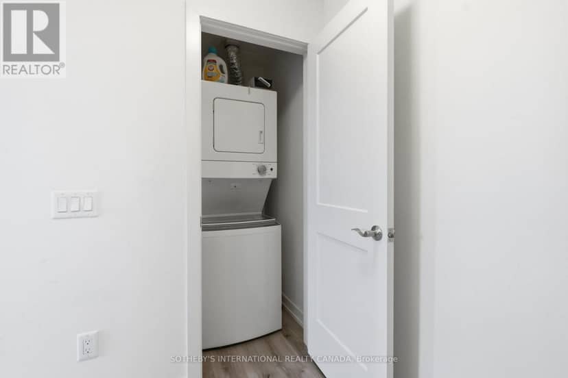 514 - 247 Northfield Drive E — photo 11 of 14