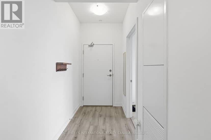 514 - 247 Northfield Drive E — photo 12 of 14