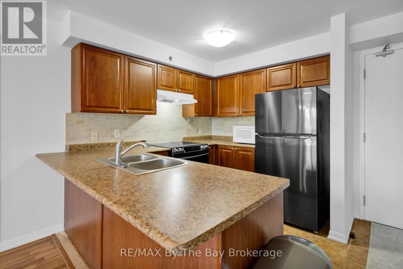 311 - 16 Westbury Road — photo 7 of 19