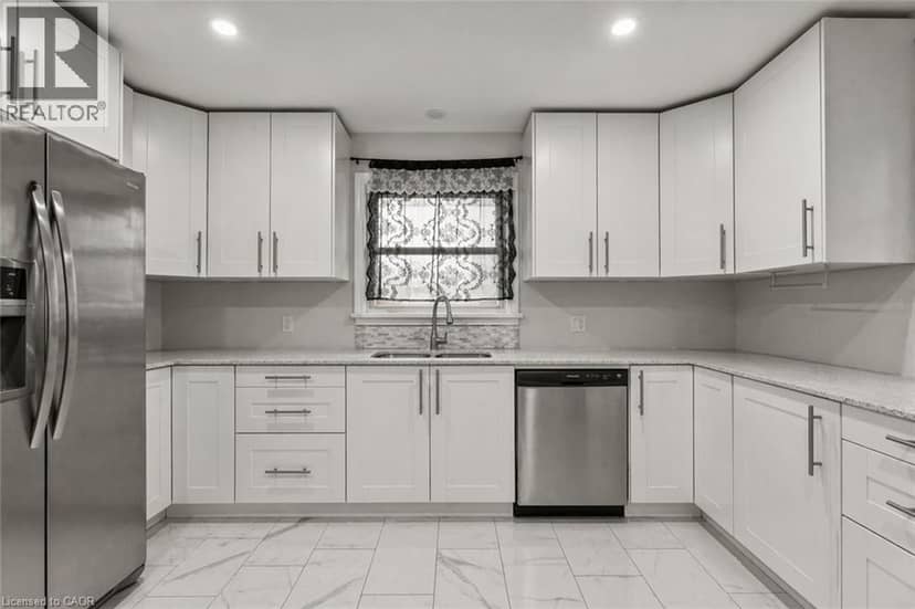 557 LAKE Street — photo 9 of 30
