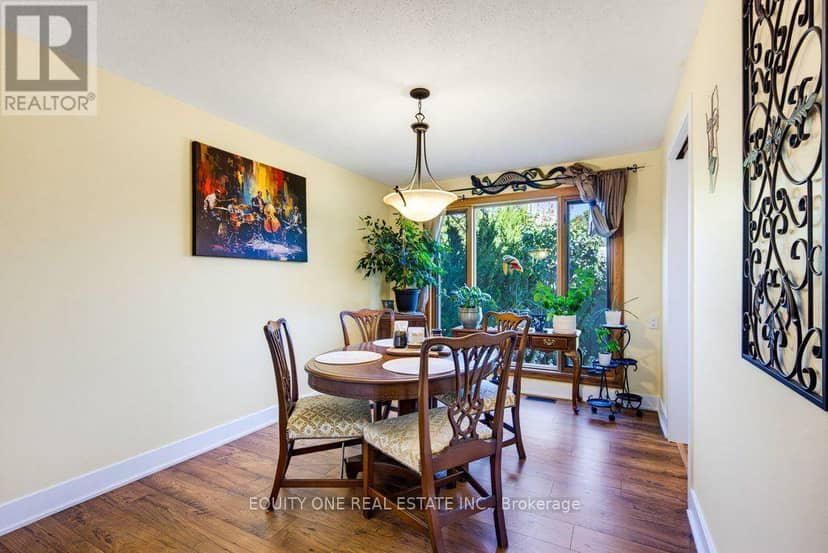 45 Southview Crescent — photo 15 of 40