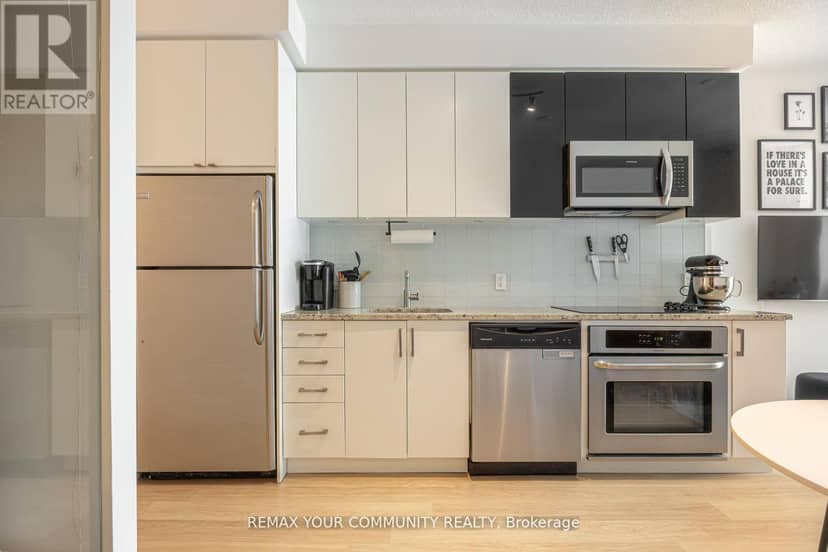 724 - 98 Lillian Street — photo 3 of 23